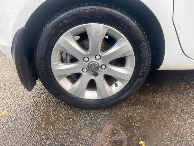 2014 Vauxhall Meriva 1.4T 16V SE 5dr MPV PETROL Manual