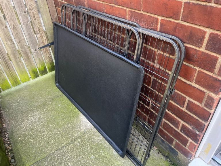 Dog crate 