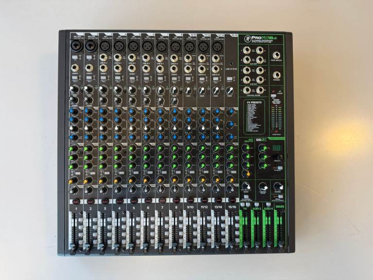 Mackie ProFX16v3 16 Channel Analog Mixer + Gator case