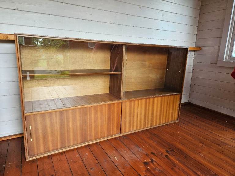 Solid wood bookshelf - 153cm wide