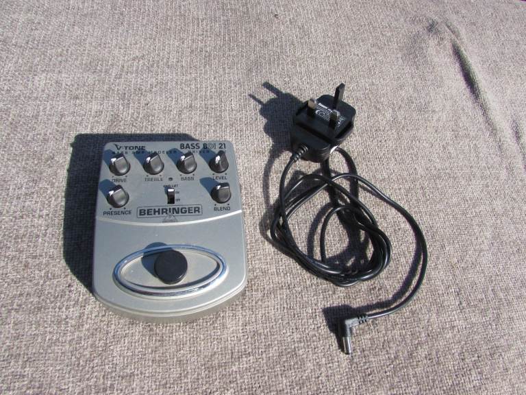 Behringer Bass BDI21 V-Tone Bass Driver DI Pedal with Power Supply