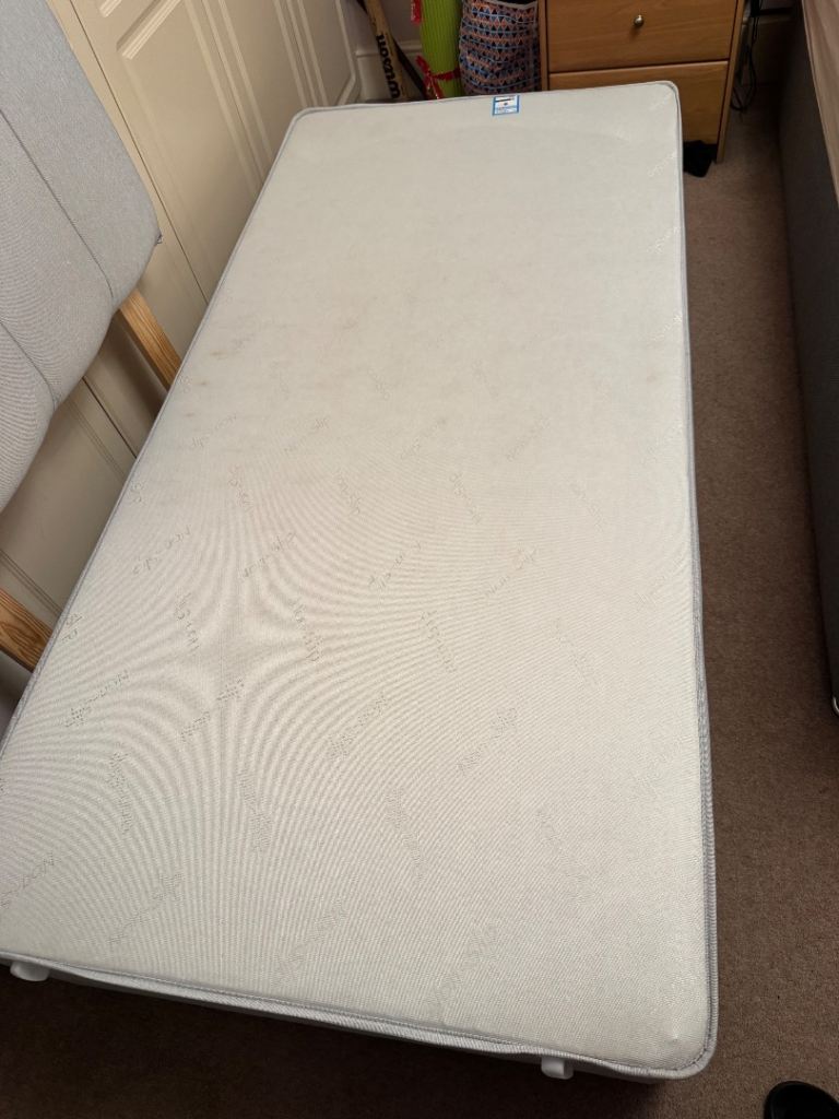 Dreams single bed base & matching headboard 