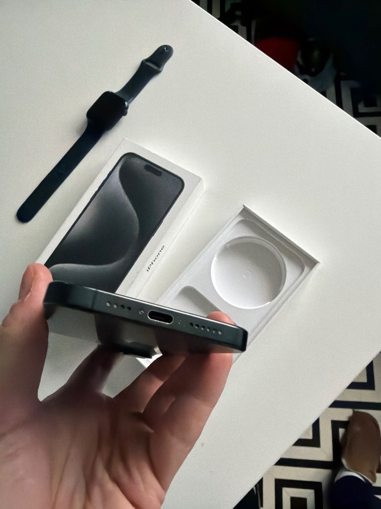 iPhone 15 pro max 256gb unlocked