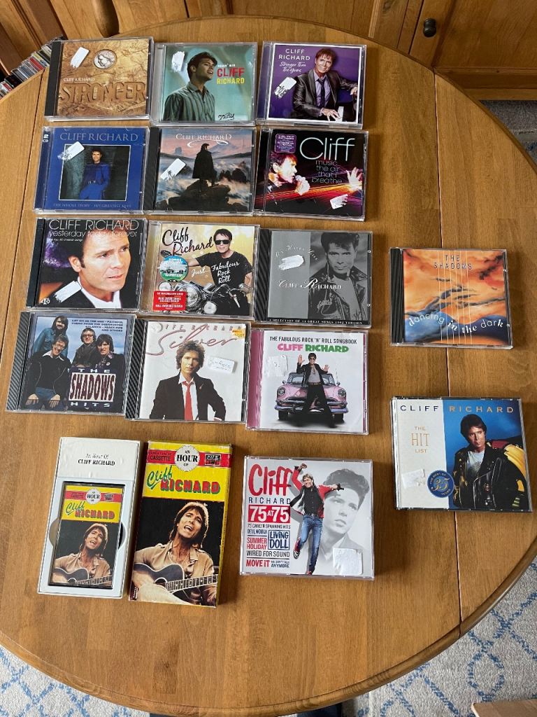 Cliff Richard cd’s and cassettes..