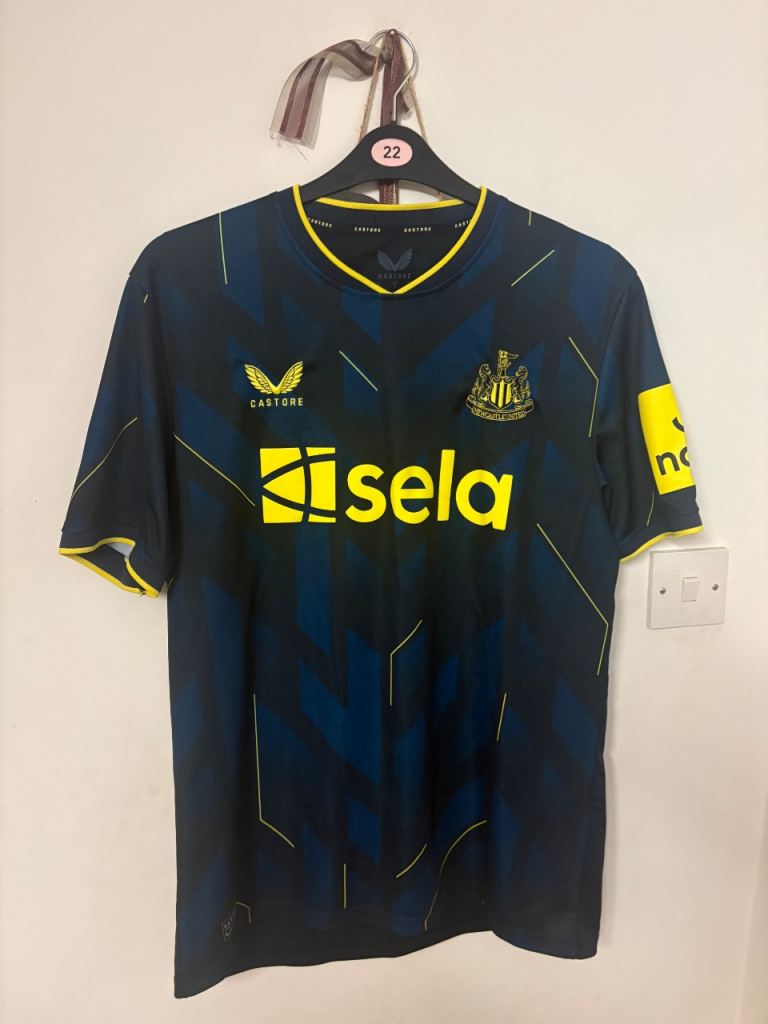 Newcastle United 2023/2024 Castore Third Shirt Size XL 