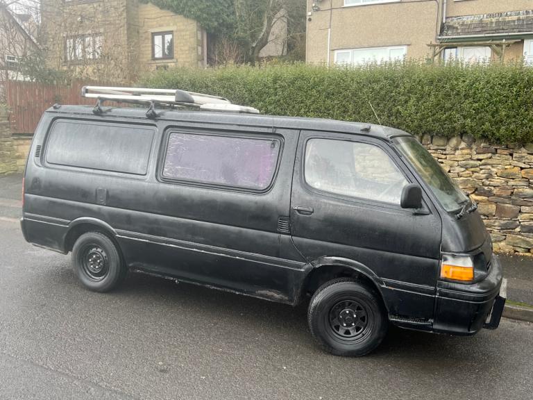 TOYOTA HIACE PANEL VAN 2.4D DIESEL LONG WHEEL BASE (LWB) BLACK