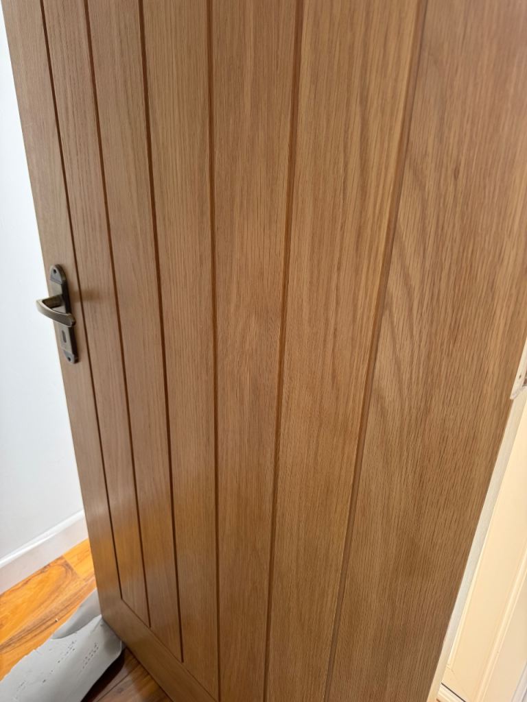 Oak Fire Door FD30 with lock, keys and handles