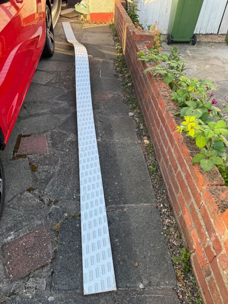 White Plastic Fascia Board - Long Length, Good Condition
