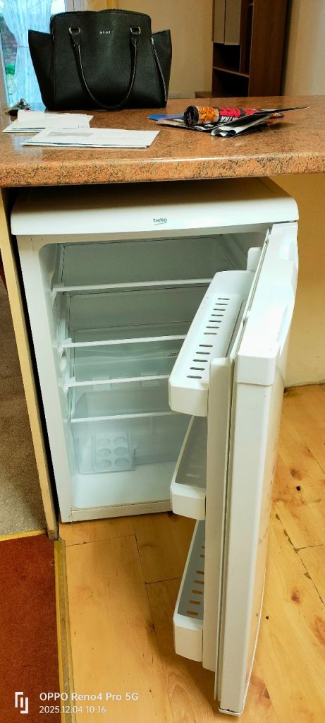 Under counter fridge