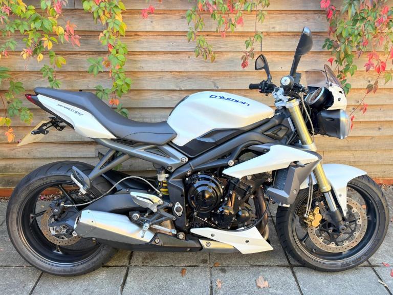 2013 / 13 Triumph Street Triple 675 £3250 White 26244 miles.