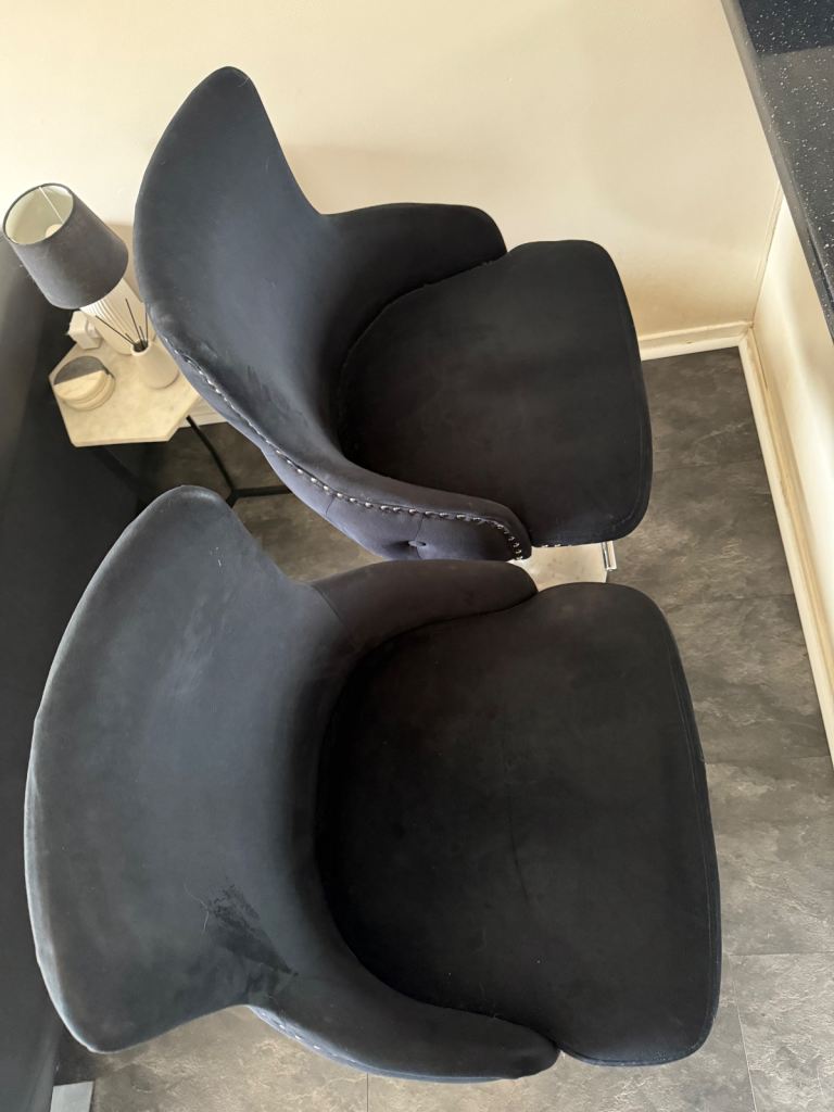 Black Stool - Fair Condition