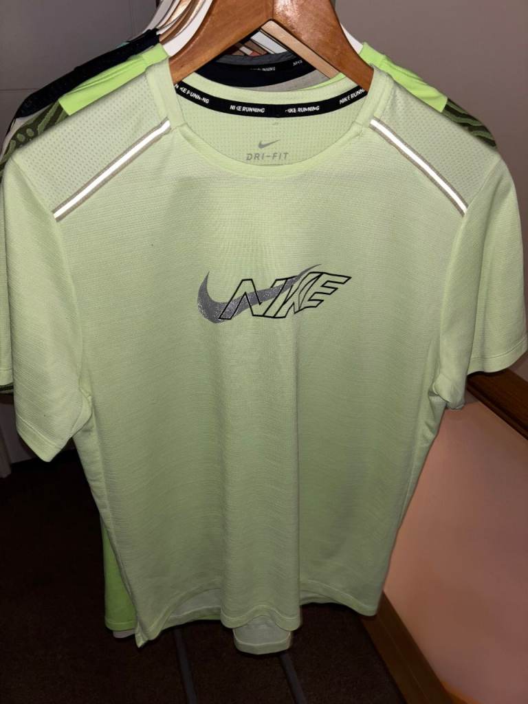 14x Nike & Under Armour Tops. S & M. Excellent Condition. Cost £35-£45 each, accept £8/£10 each