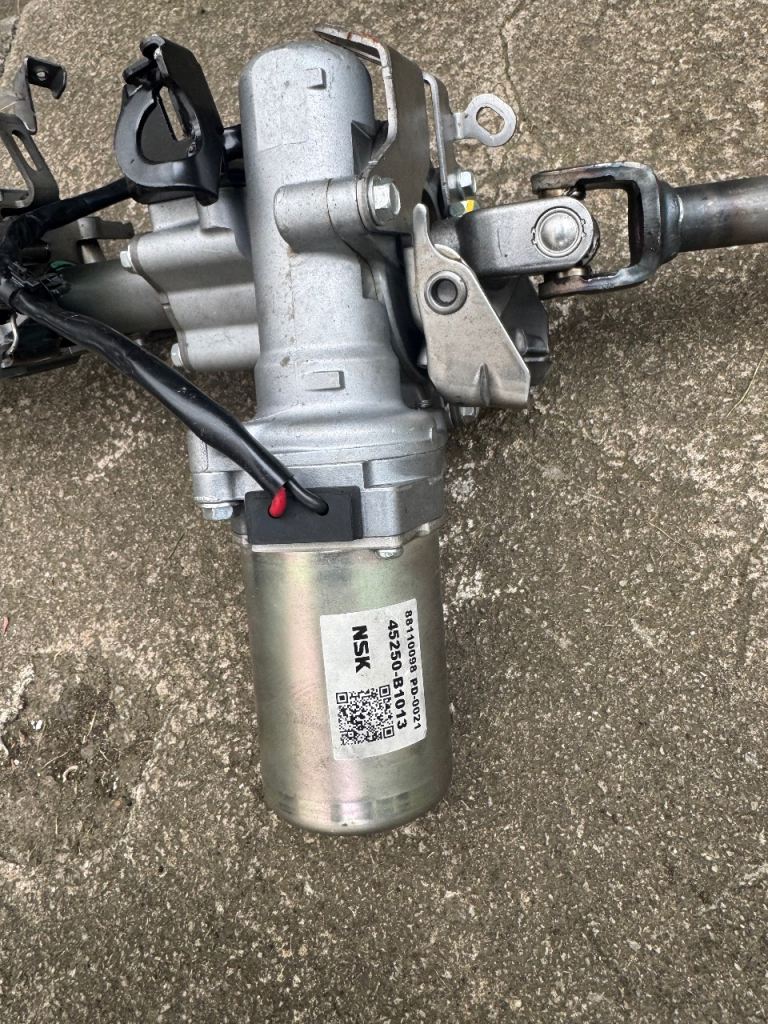 Daihatsu Sirion / Subaru Justy steering column 