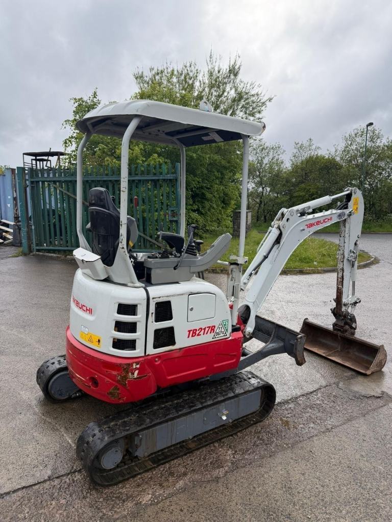 2022 TAKEUCHI TB217R 