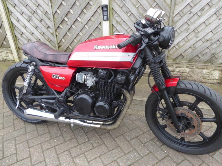 KAWASAKI GT 550 CAFE RACER X REG NEW BATERY-EXHUAST-CLOCKS PROJECT
