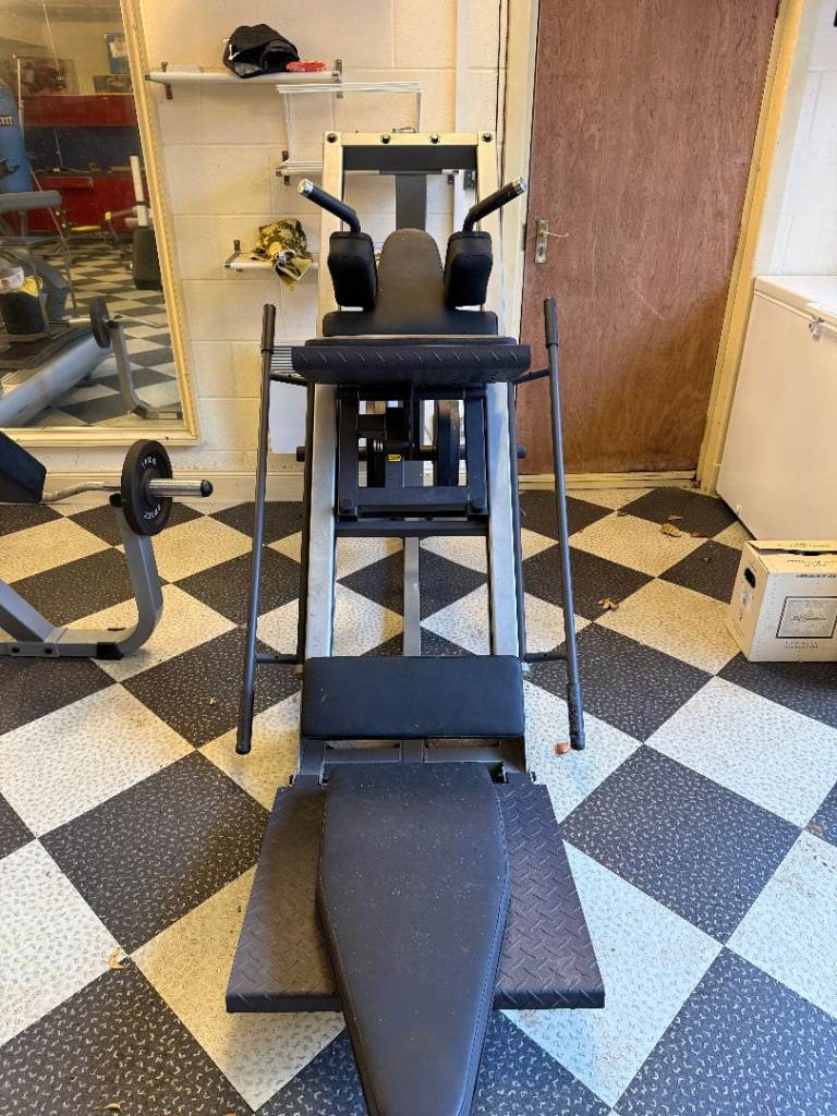 Body Solid Leg Press & Hack Squat machine