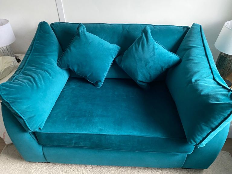 Stunning cuddle chair