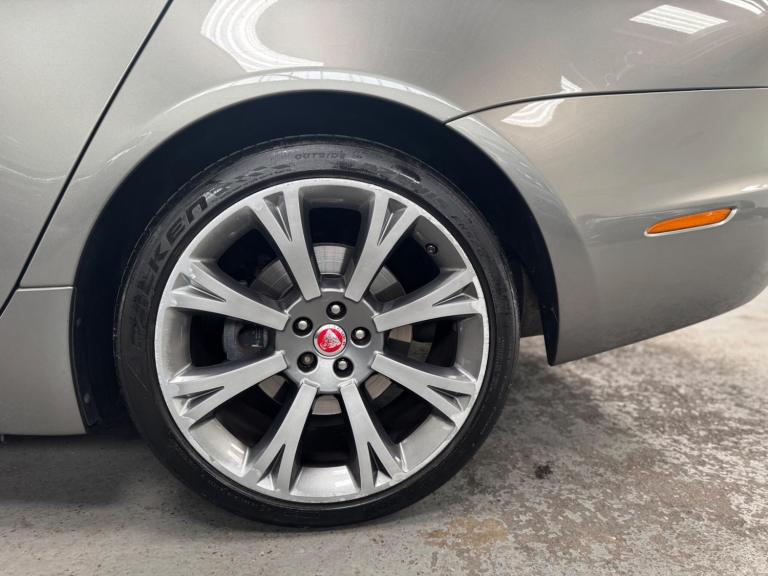 2017 Jaguar XJ 3.0d V6 Portfolio Auto Euro 6 (s/s) 4dr SALOON Diesel Automatic