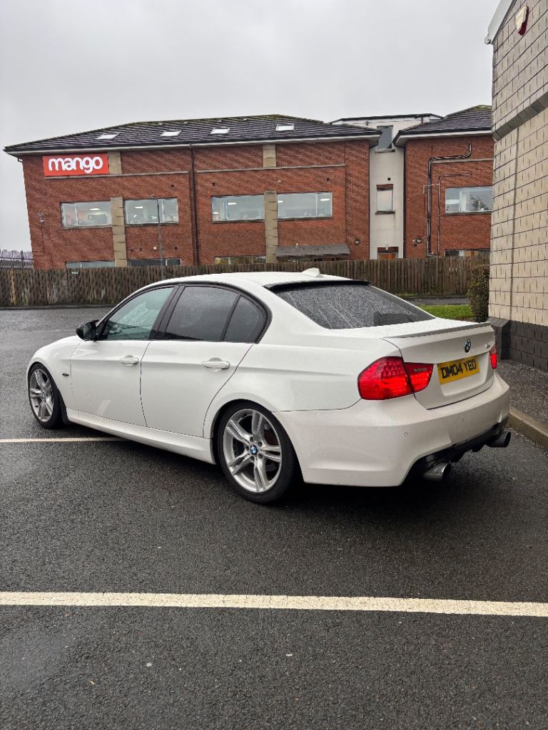 BMW, 3 SERIES, Saloon, 2011, Manual, 1995 (cc), 4 doors