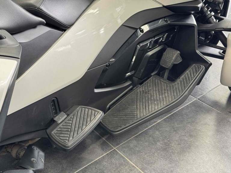 Can-Am Spyder RT 1330