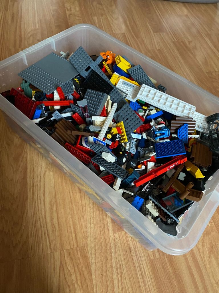 Huge box of Lego 