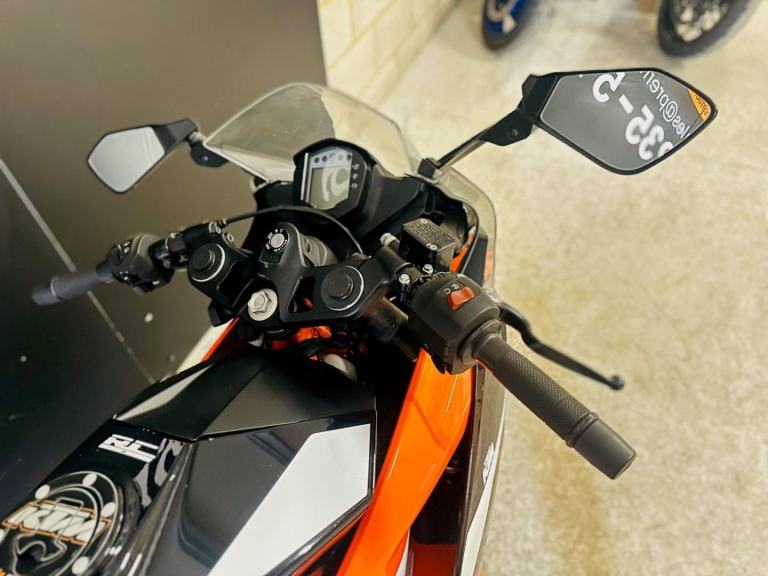 STUNNING 2017/17 KTM RC 390 MOTORCYCLE 