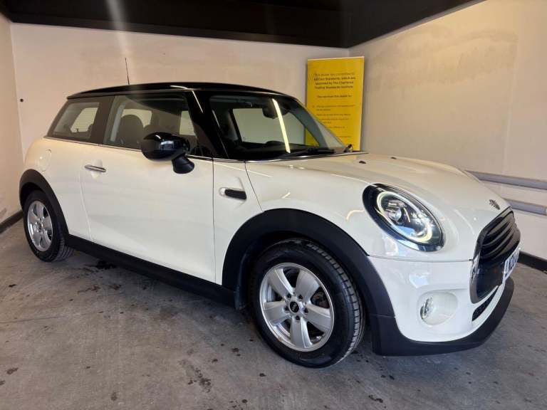 2020 MINI Hatch 1.5 Cooper Classic Hatchback 3dr Petrol Manual Euro 6 (s/s) (136 ps) HATCHBACK Pe...