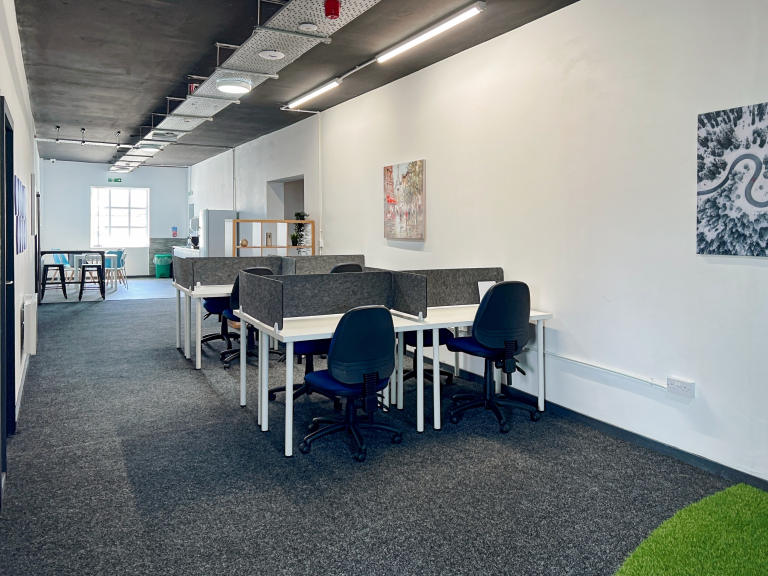 Wakefield - WF27AZ \ Coworking Space Available - Start Anytime