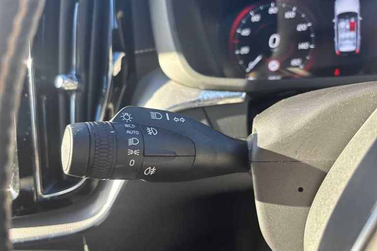 2020 Volvo XC60 2.0 T8 [390] Hybrid R DESIGN Pro 5dr AWD G tronic ESTATE PETROL/ELECTRIC Automatic