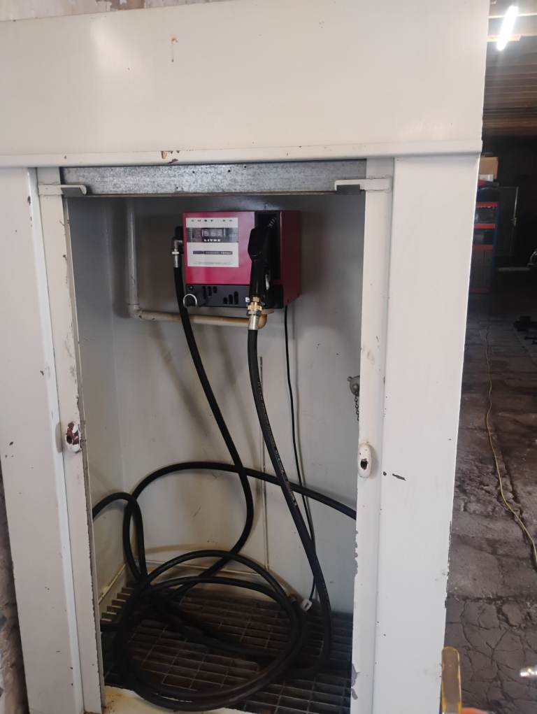 1350L bunded diesel fuel storage tank with pump