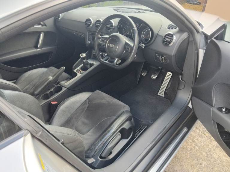 Audi, TT, Coupe, 2011, Manual, 1984 (cc), 2 doors