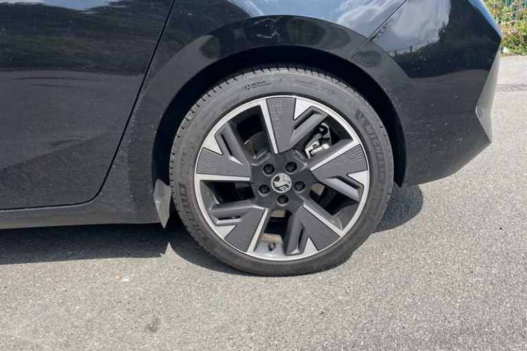 2025 Vauxhall Astra 54kWh Ultimate Hatchback 5dr Electric Auto (156 ps) Hatchback Electric Automatic