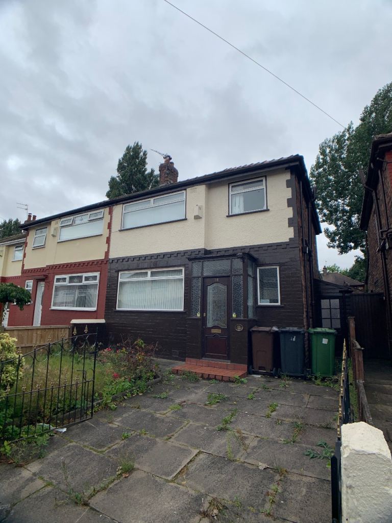 3-Bedroom Semi-Detached house L30 for rent