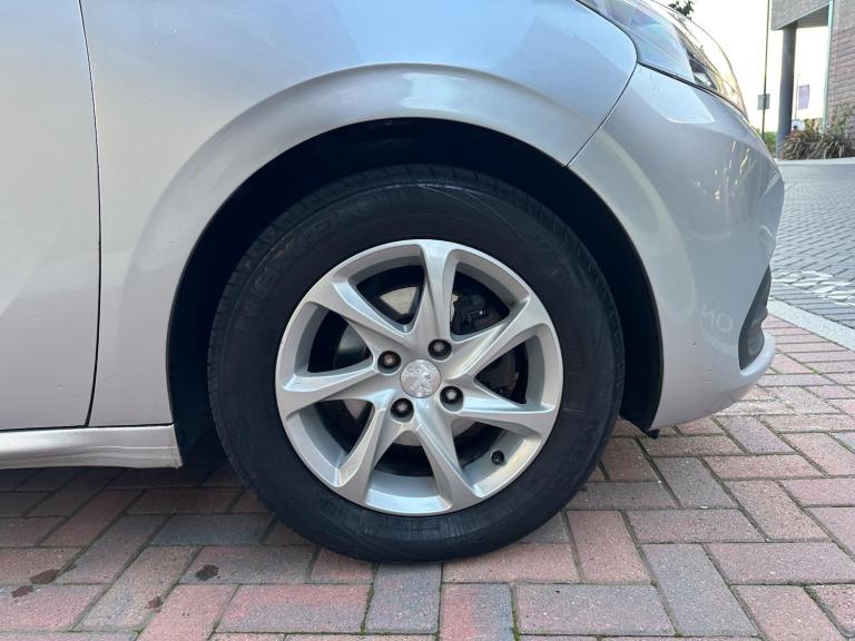 2017 Peugeot 208 1.2 PureTech Active Euro 6 5dr HATCHBACK Petrol Manual