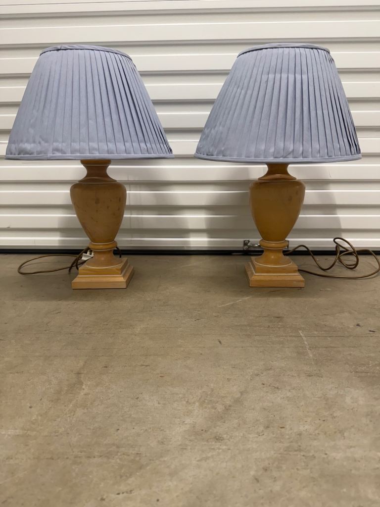 TRADITIONAL TABLE LAMP. Free delivery!!!