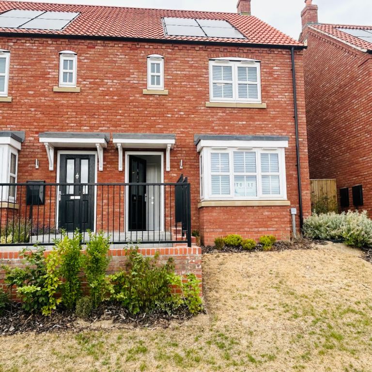 3 Bed House to let KINGSWOOD 