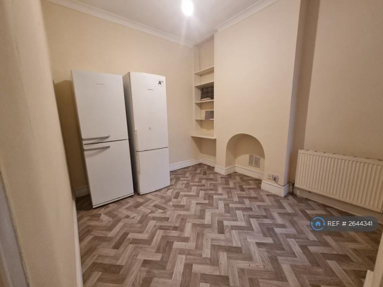 4 bedroom house in Sylvan Avenue, London, N22 (4 bed) (#2644341)