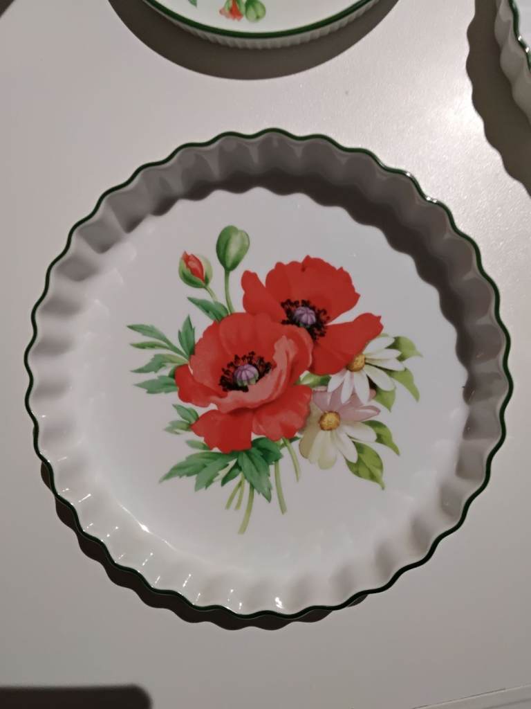 ROYAL WORCESTER FINE PORCELAIN POPPY DESIGN FLAN DISHNEW PRICE 