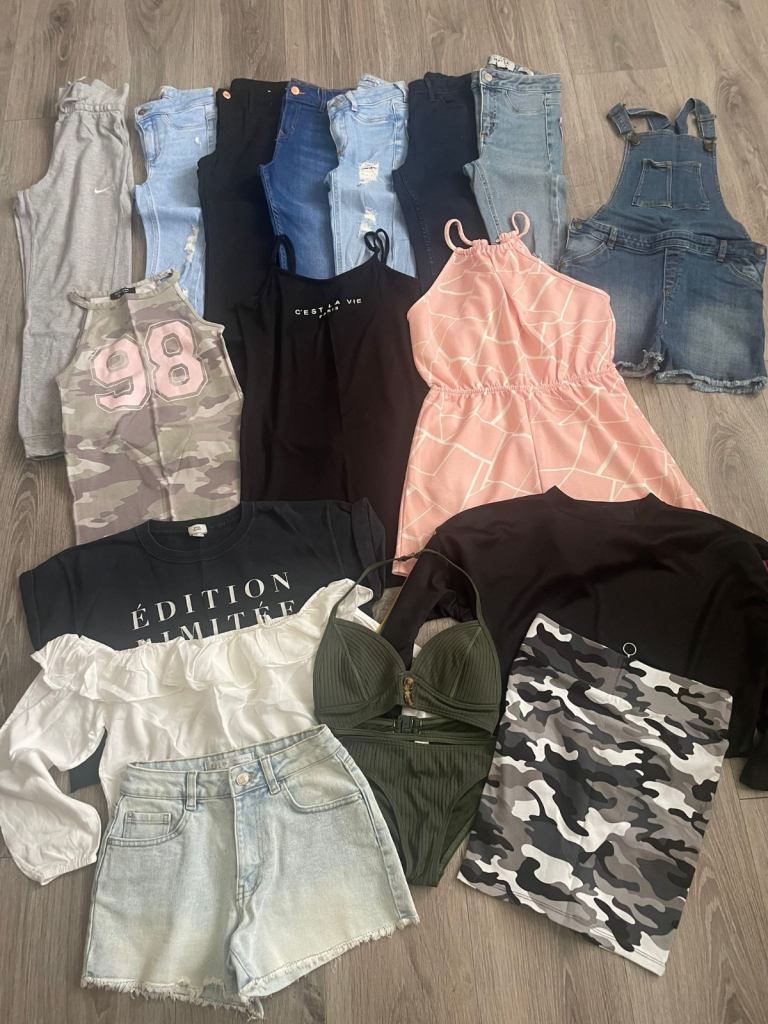 £40 Girls Age 10 years Clothes Bundle 17 Items 
