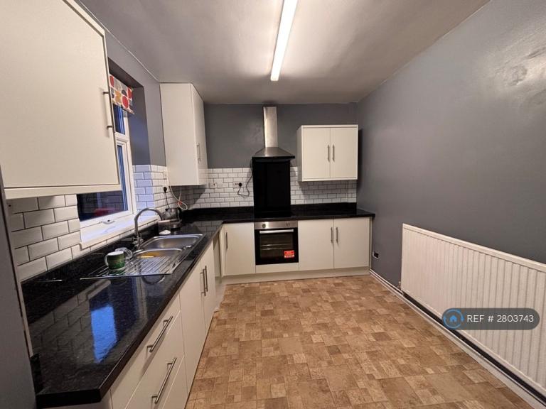 3 bedroom house in Butterthwaite Road, Sheffield, S5 (3 bed) (#2803743)