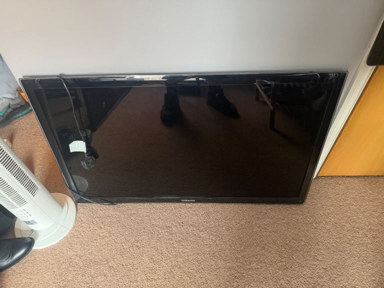 37 inch Samsung Flat Screen TV – Good Condition