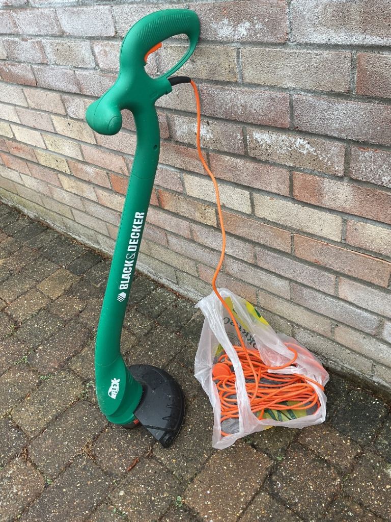 Black & Decker electric strimmer