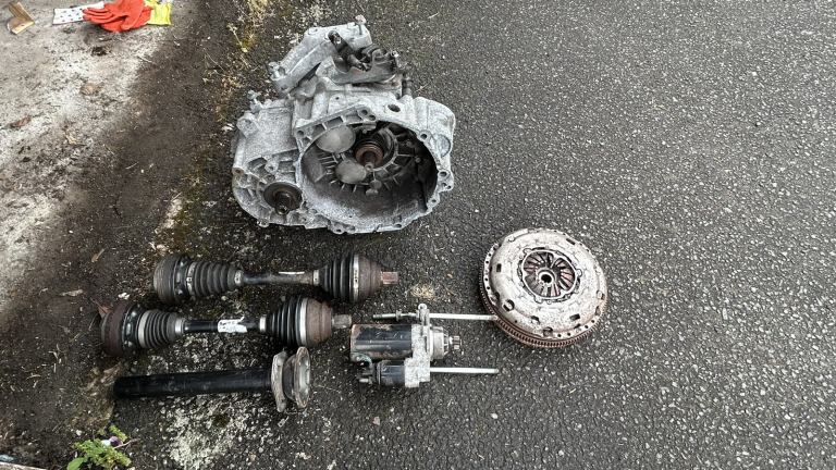 Seat Leon 140 Diesel Rebuilt Gearbox, LUK Dual Mass + Clutch All covered 2,421 Miles.