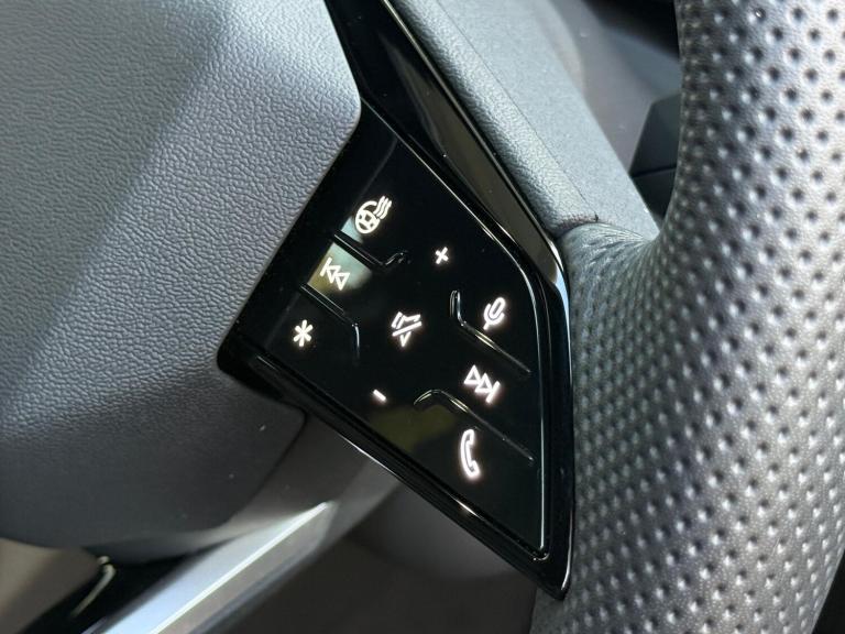 2025 Audi Q6 e-tron 83kWh S line SUV 5dr Electric Auto (252 ps) ESTATE Electric Automatic