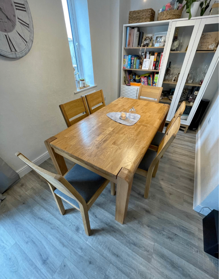 Oak extendable(6-10people) dining table and 6x chairs set