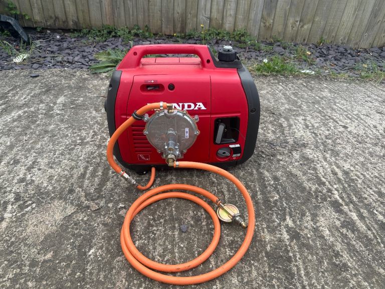 Honda EU22i Inverter Generator with Gas Conversion – Good Condition