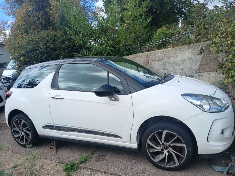 Citroen, DS3, Hatchback, 2013, Manual, 1598 (cc), 3 doors