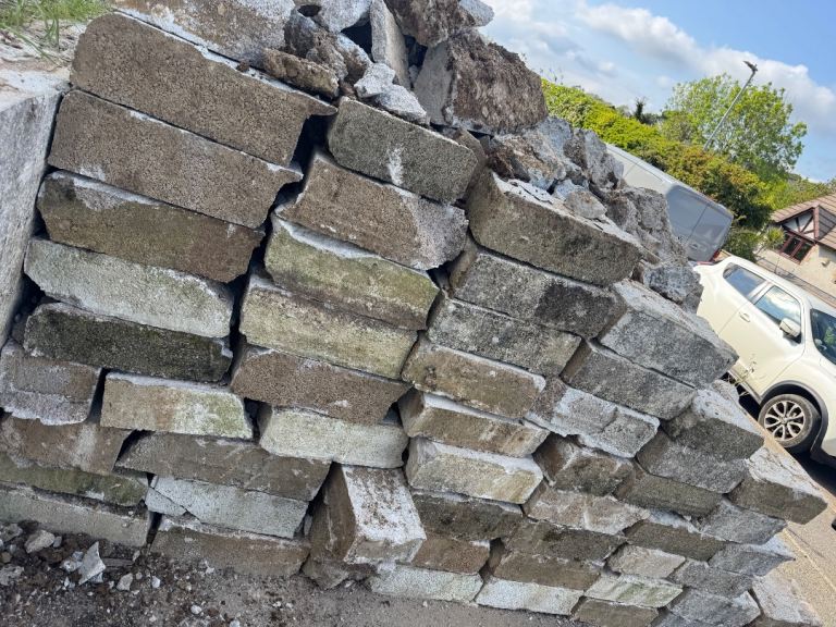 Blocks Hardcore / concrete rubble FREE 