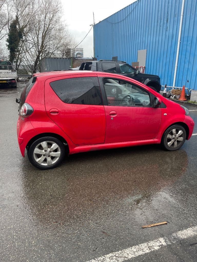 Toyota, AYGO GO , Hatchback, 2011, Manual, 998 (cc), 5 doors