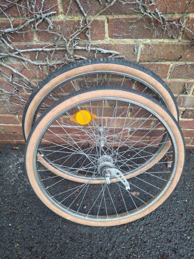 27x1.75 bike wheels 